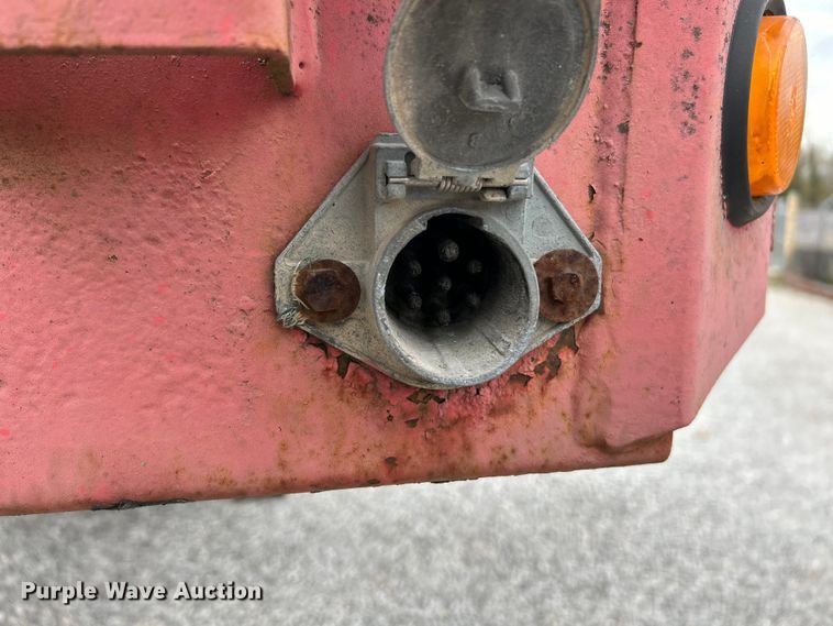 image for item EK4389 2000 Great Dane drop deck equipment trailer