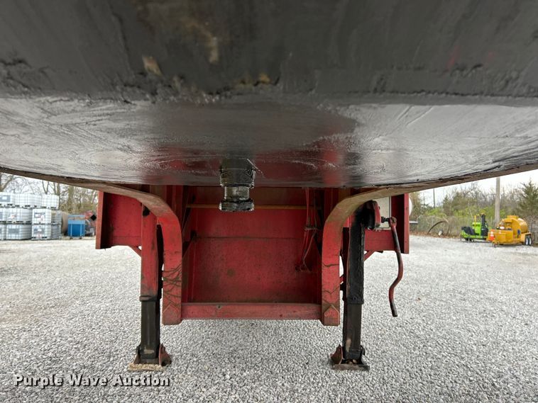 image for item EK4389 2000 Great Dane drop deck equipment trailer