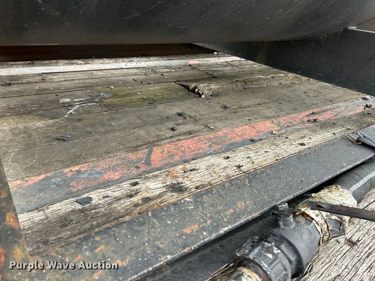 image for item EK4389 2000 Great Dane drop deck equipment trailer