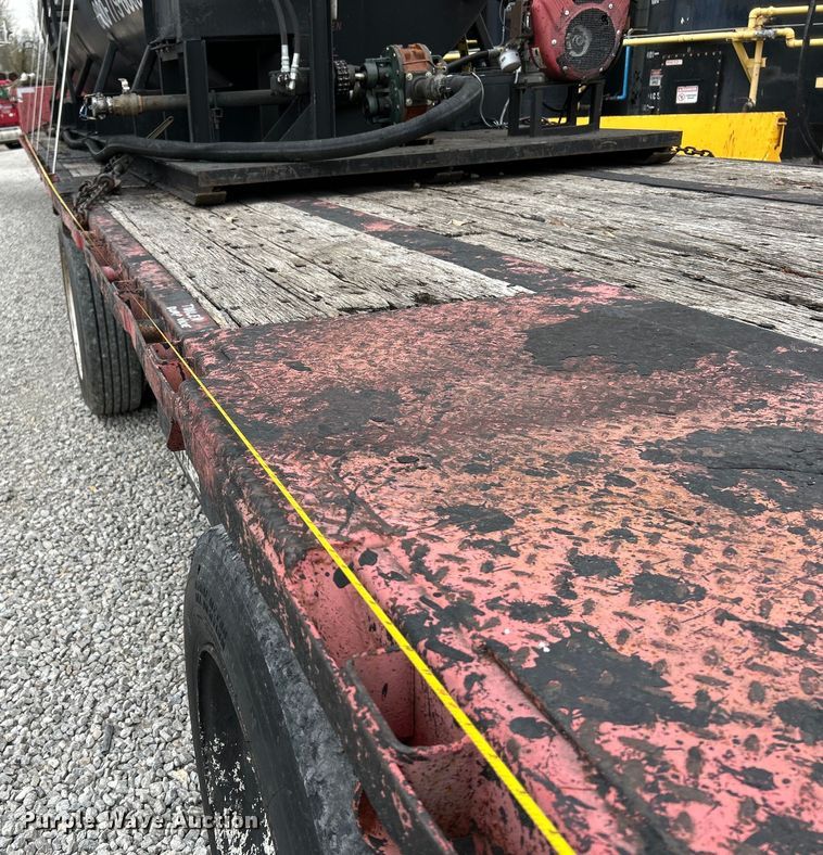 image for item EK4389 2000 Great Dane drop deck equipment trailer