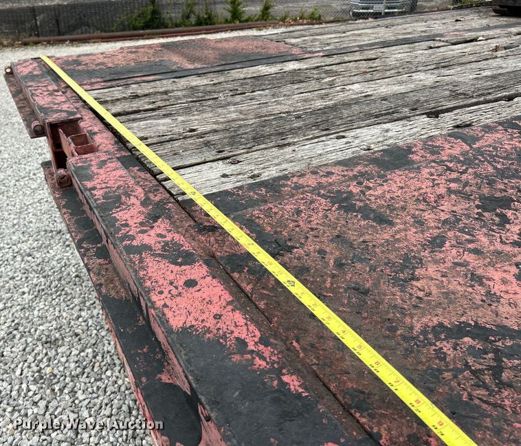 image for item EK4389 2000 Great Dane drop deck equipment trailer