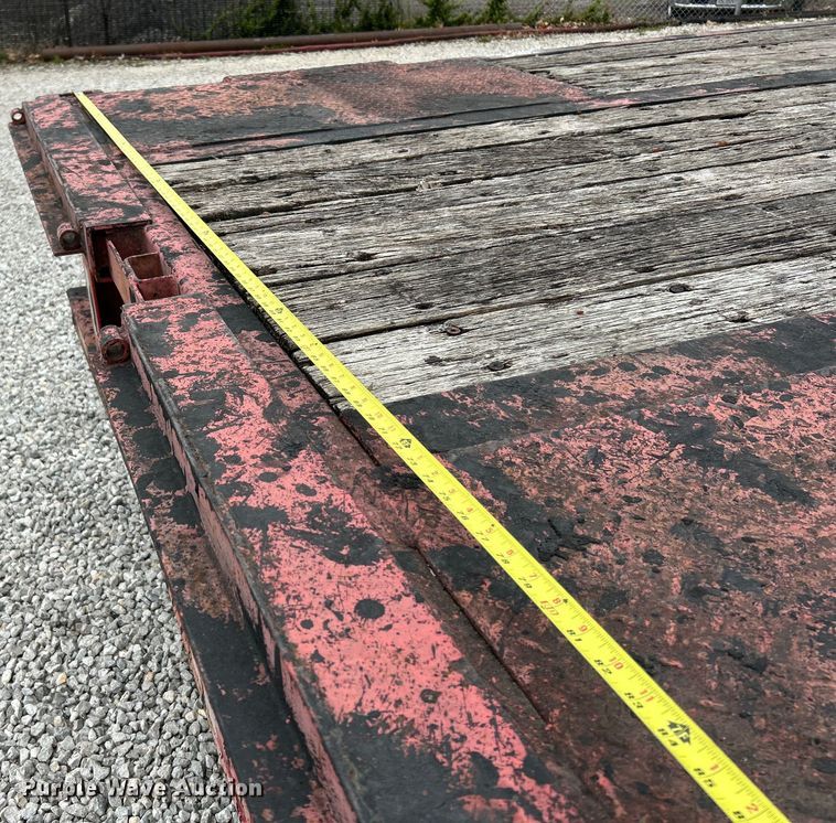 image for item EK4389 2000 Great Dane drop deck equipment trailer