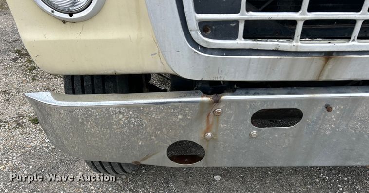 image for item EK4437 1975 Ford LT900 semi truck