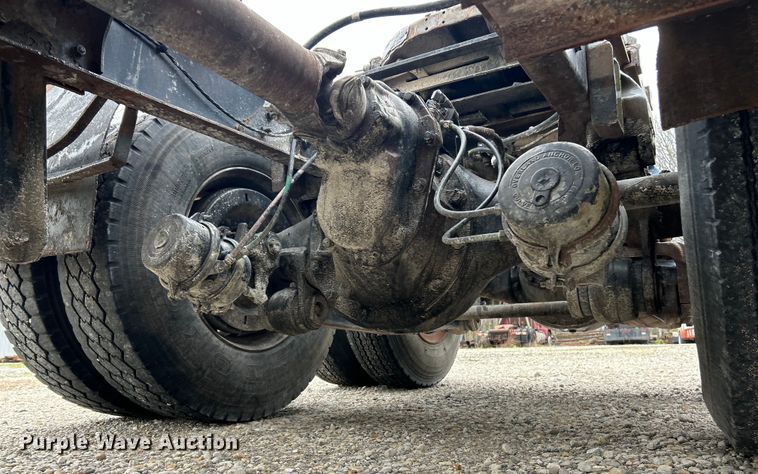 image for item EK4437 1975 Ford LT900 semi truck