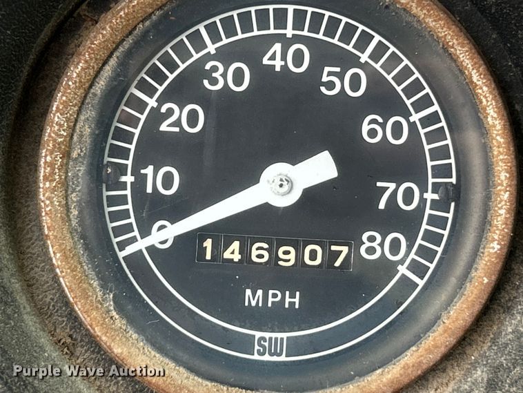 image for item EK4437 1975 Ford LT900 semi truck