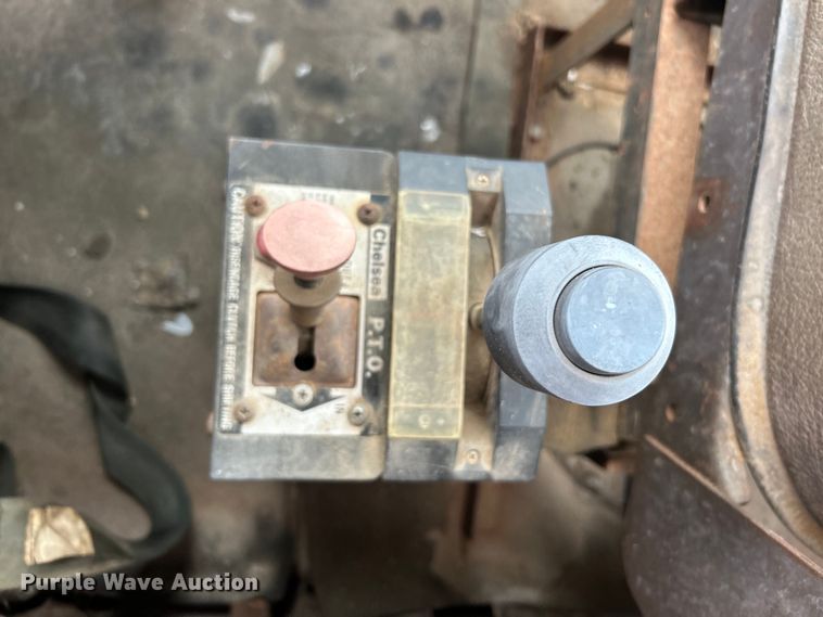 image for item EK4437 1975 Ford LT900 semi truck