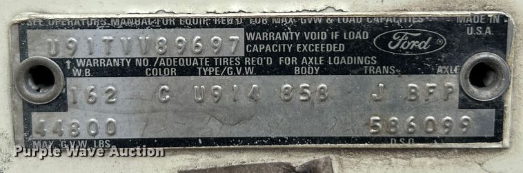 image for item EK4437 1975 Ford LT900 semi truck