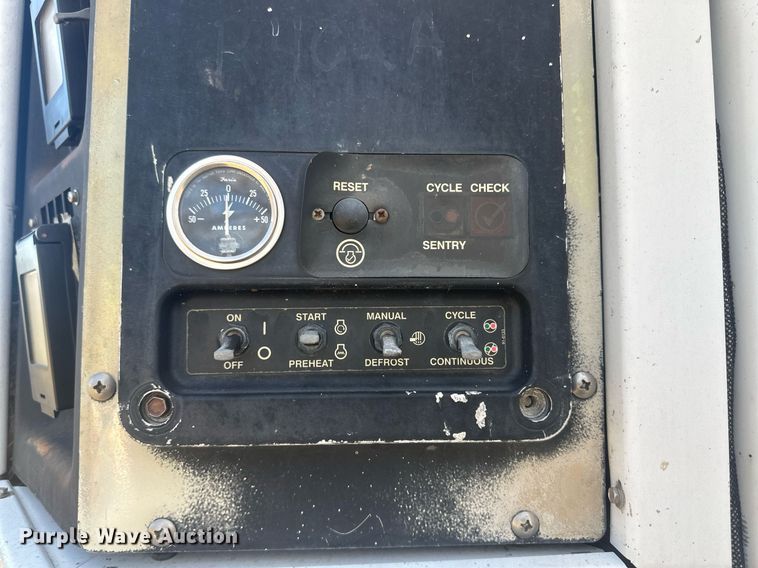 image for item EK9796 1995 Trailmobile refrigerated van trailer