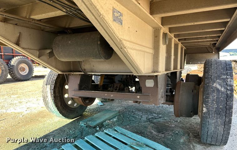 image for item EK9876 1999 Mate end dump trailer
