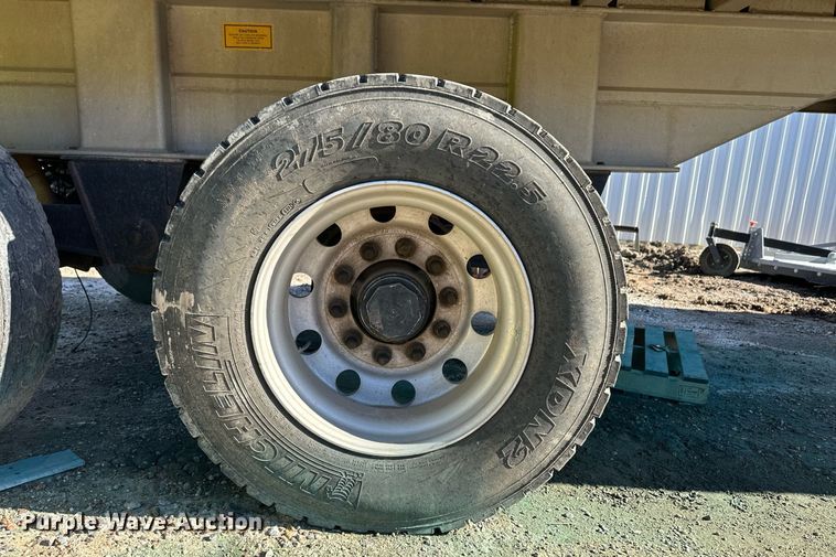 image for item EK9876 1999 Mate end dump trailer