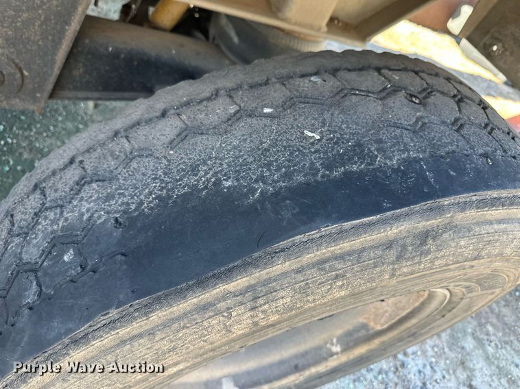 image for item EK9876 1999 Mate end dump trailer