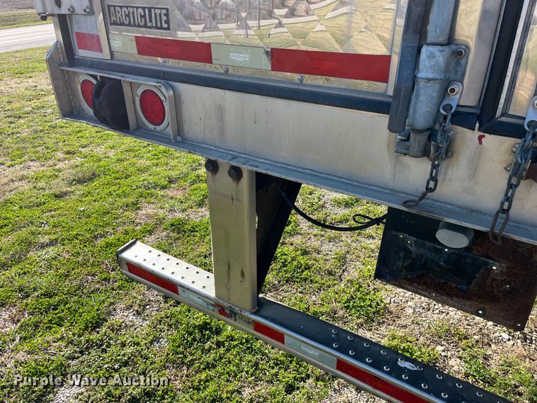 image for item LD9368 2011 Wabash RFALHSA refrigerated van trailer