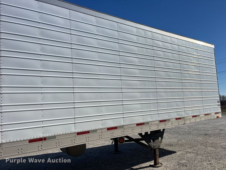 image for item LD9369 2007 Utility refrigerated van trailer