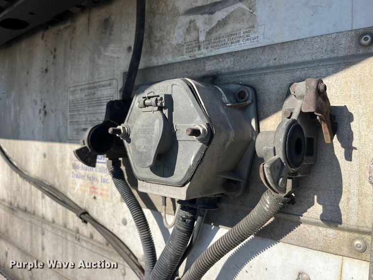 image for item LD9369 2007 Utility refrigerated van trailer