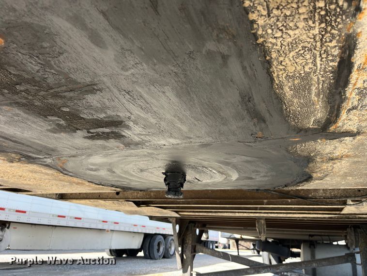 image for item LD9369 2007 Utility refrigerated van trailer