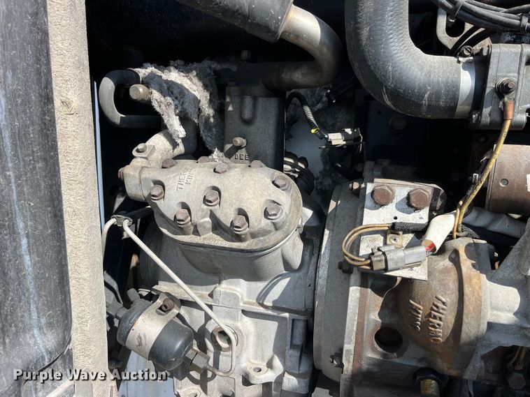 image for item LD9369 2007 Utility refrigerated van trailer