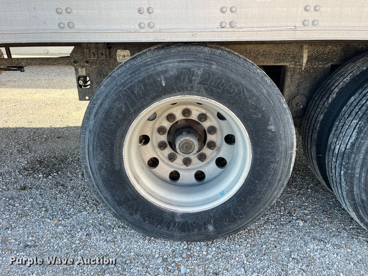 image for item LD9369 2007 Utility refrigerated van trailer