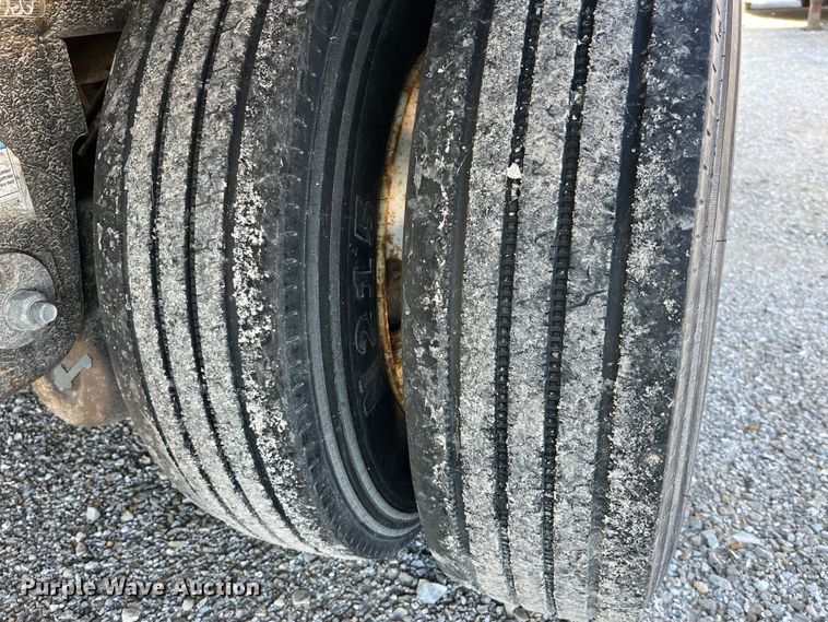 image for item LD9369 2007 Utility refrigerated van trailer