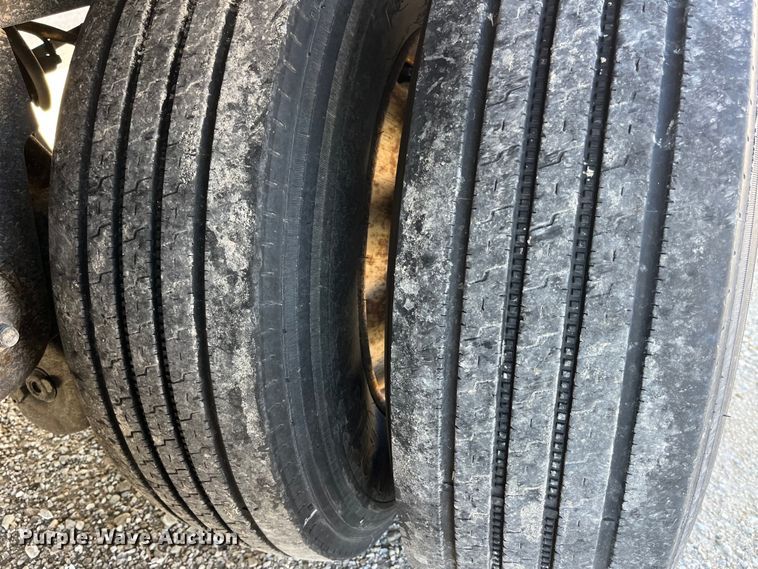 image for item LD9369 2007 Utility refrigerated van trailer