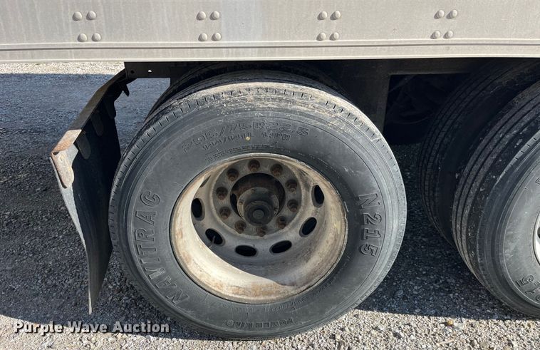 image for item LD9369 2007 Utility refrigerated van trailer