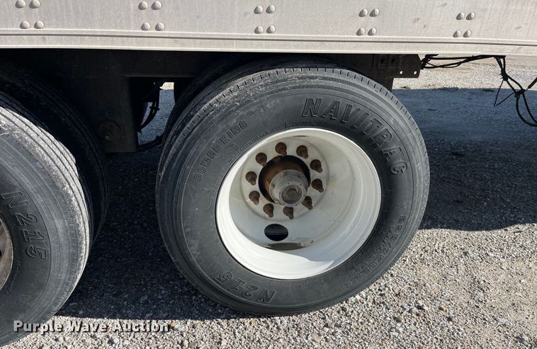 image for item LD9369 2007 Utility refrigerated van trailer