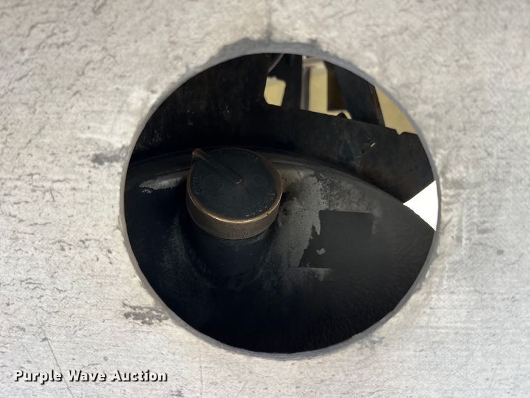 image for item LD9370 2014 Wabash refrigerated van trailer