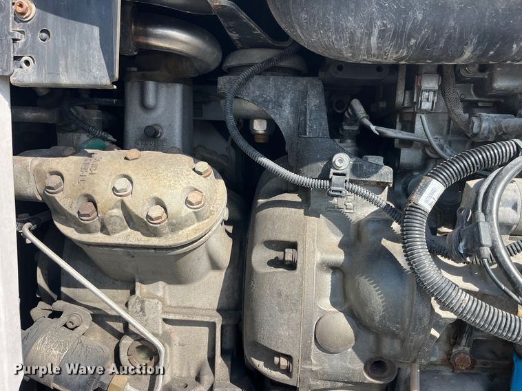 image for item LD9370 2014 Wabash refrigerated van trailer