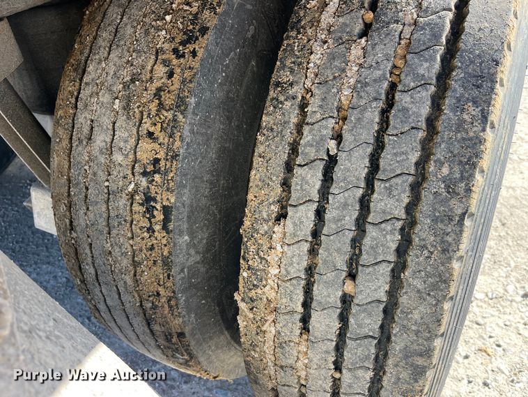 image for item LD9370 2014 Wabash refrigerated van trailer