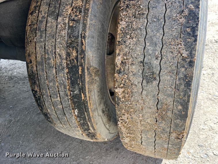 image for item LD9370 2014 Wabash refrigerated van trailer