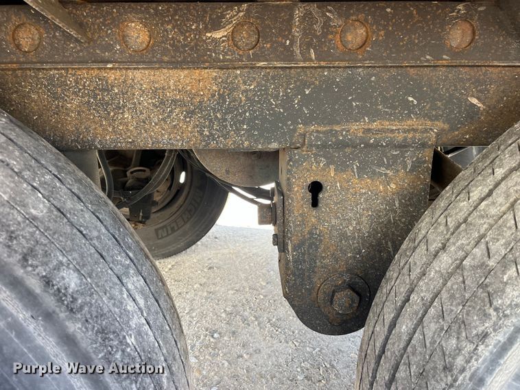 image for item LD9374 2008 Vanguard VIP4000 dry van trailer