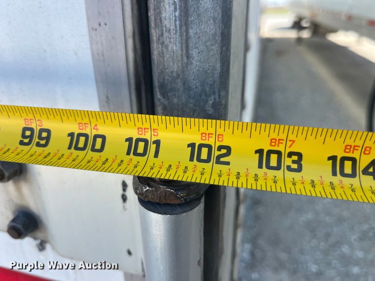 image for item LD9374 2008 Vanguard VIP4000 dry van trailer