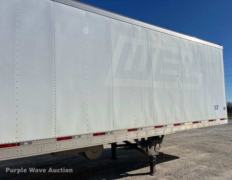image for item LD9375 2011 Utility refrigerated van trailer