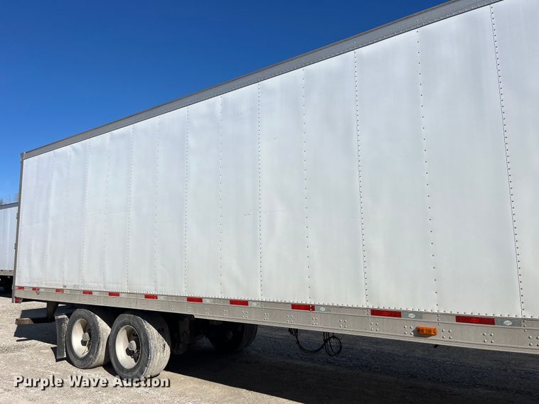 image for item LD9375 2011 Utility refrigerated van trailer