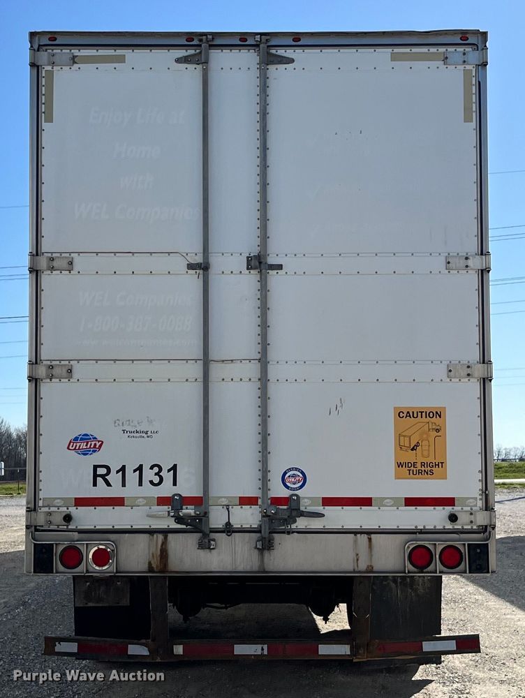 image for item LD9375 2011 Utility refrigerated van trailer