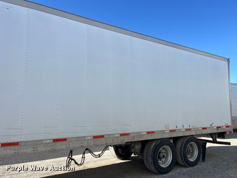 image for item LD9375 2011 Utility refrigerated van trailer