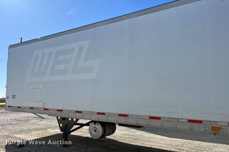 image for item LD9375 2011 Utility refrigerated van trailer