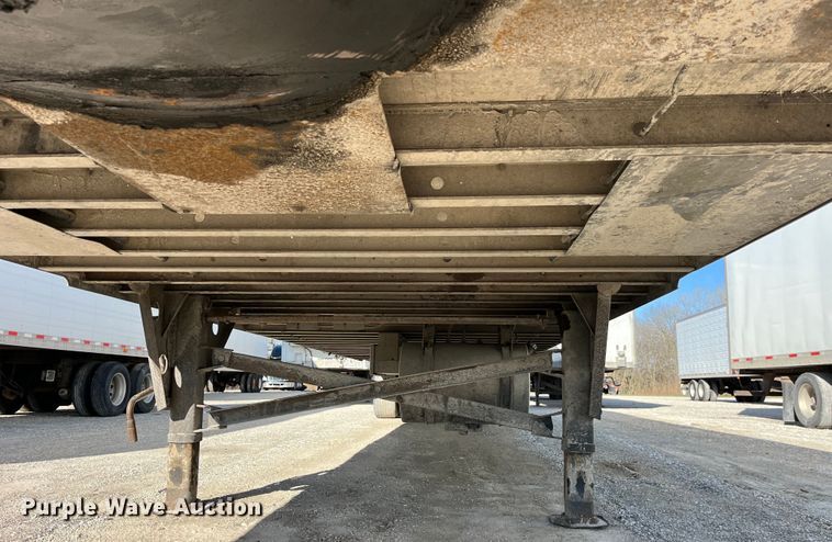 image for item LD9375 2011 Utility refrigerated van trailer