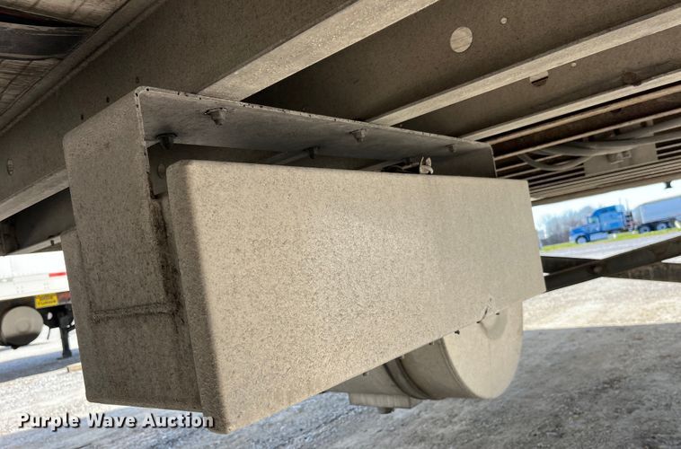 image for item LD9375 2011 Utility refrigerated van trailer