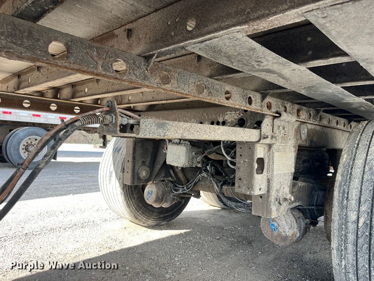 image for item LD9375 2011 Utility refrigerated van trailer