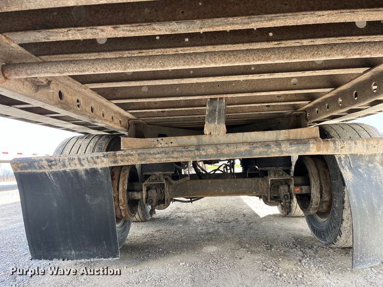 image for item LD9375 2011 Utility refrigerated van trailer