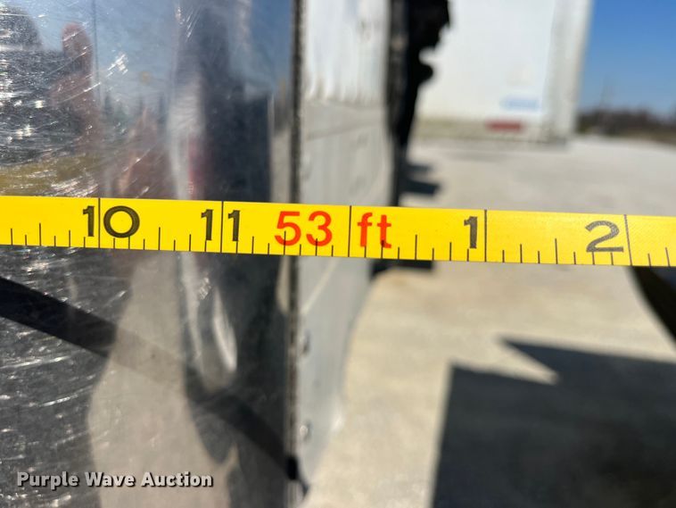 image for item LD9375 2011 Utility refrigerated van trailer