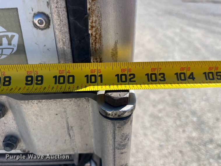 image for item LD9375 2011 Utility refrigerated van trailer