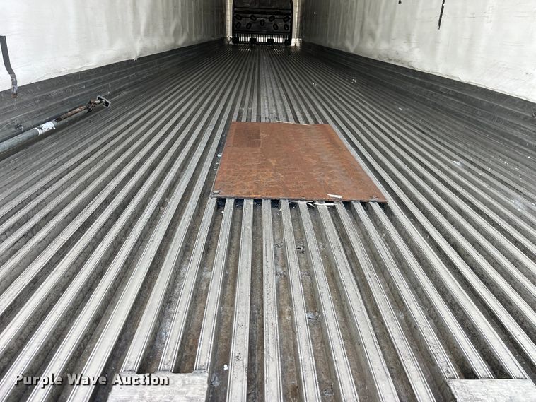 image for item LD9375 2011 Utility refrigerated van trailer