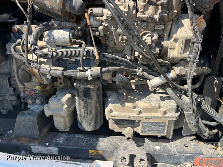 image for item LD9375 2011 Utility refrigerated van trailer