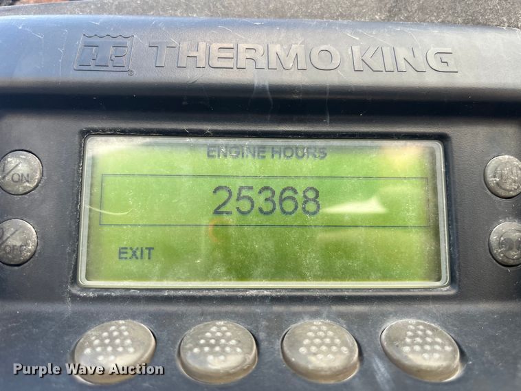 image for item LD9375 2011 Utility refrigerated van trailer