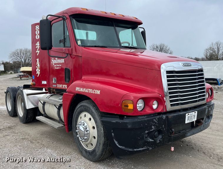 image for item LD9387 2007 Freightliner  CST120 semi truck