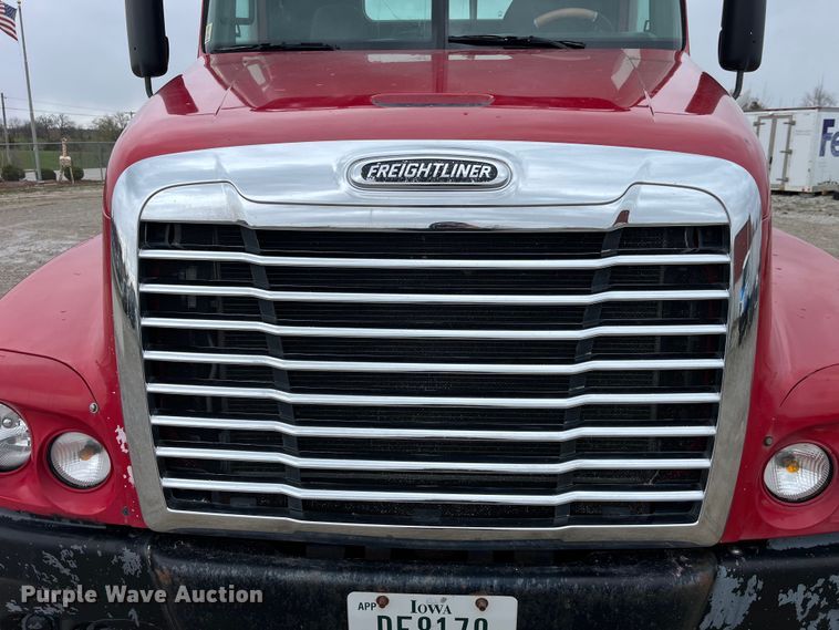 image for item LD9387 2007 Freightliner  CST120 semi truck