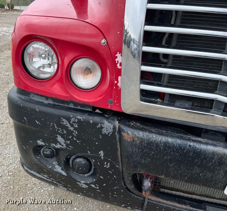 image for item LD9387 2007 Freightliner  CST120 semi truck