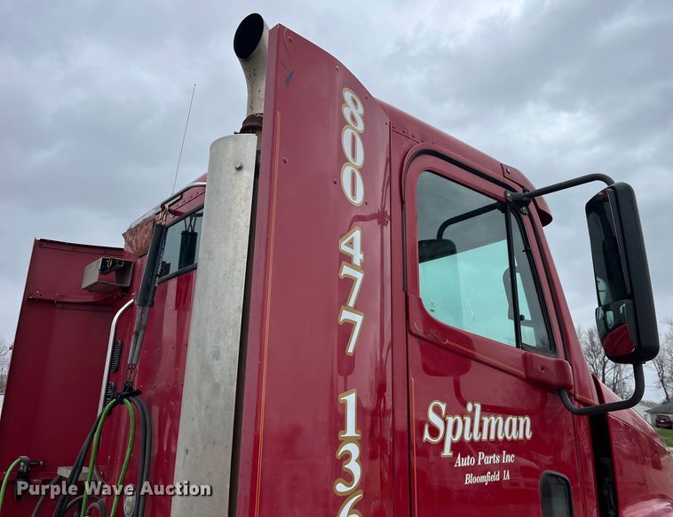 image for item LD9387 2007 Freightliner  CST120 semi truck