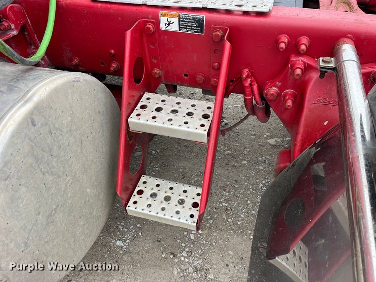 image for item LD9387 2007 Freightliner  CST120 semi truck